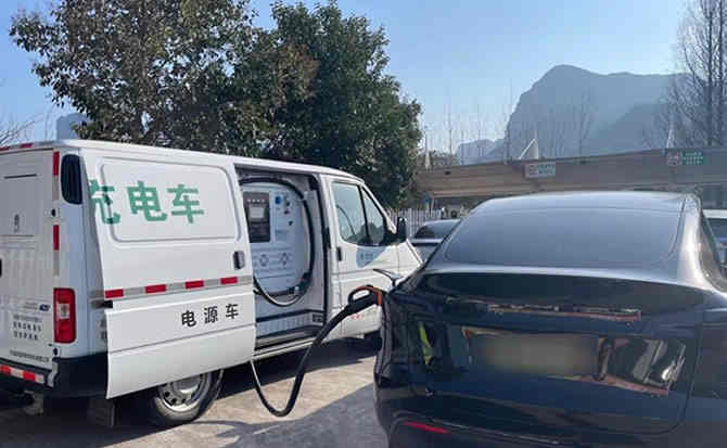 巩义汽车搭电